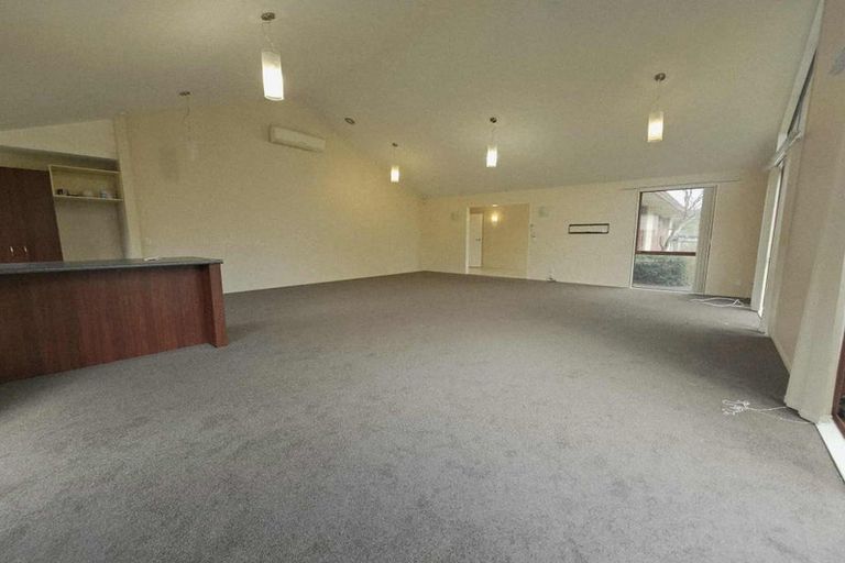 Photo of property in 37 Mcewen Crescent, Riverstone Terraces, Upper Hutt, 5018