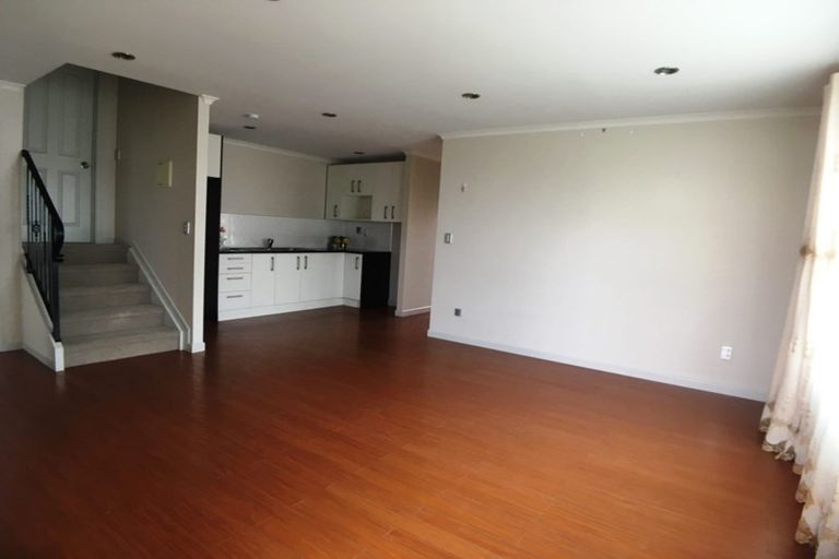 Photo of property in 1 Kenley Heights, Flat Bush, Auckland, 2016
