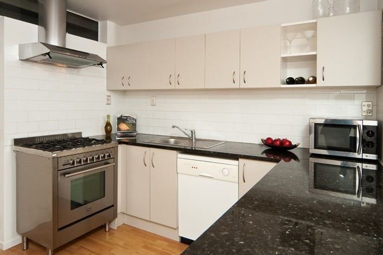Photo of property in 3/73 Princes Street, Northcote Point, Auckland, 0627