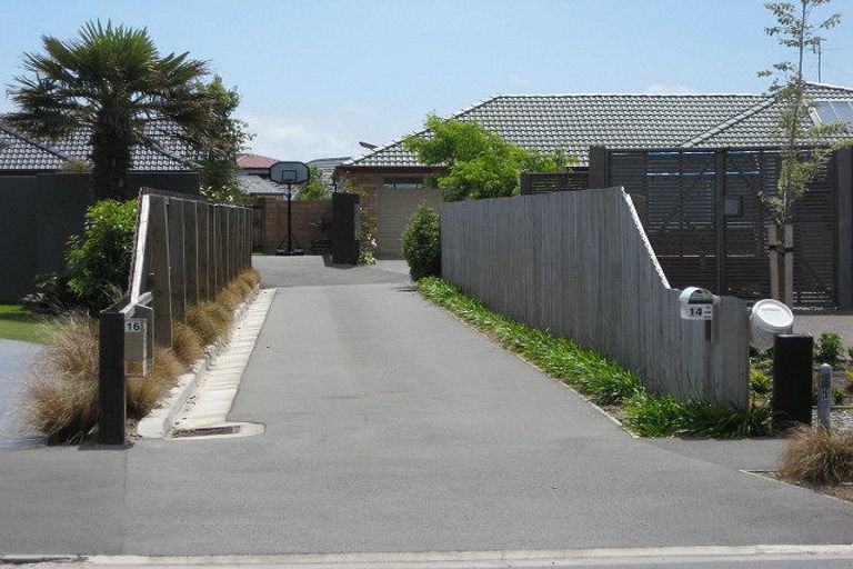 Photo of property in 14 Linkwater Way, Parklands, Christchurch, 8083