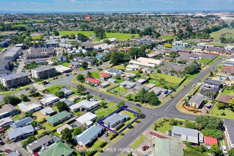 Photo of property in 7 Tarata Crescent, Mangere Bridge, Auckland, 2022