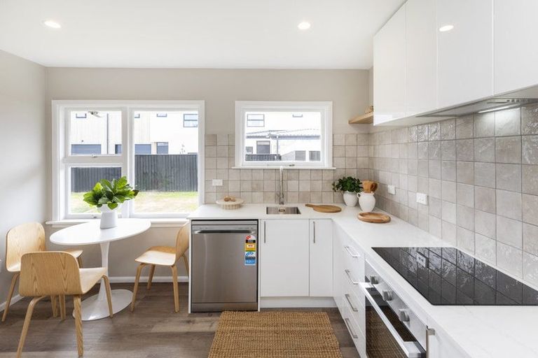 Photo of property in 2/15 Winton Street, St Albans, Christchurch, 8014
