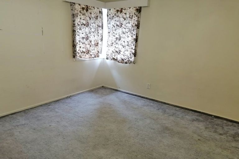 Photo of property in 3170 Great North Road, New Lynn, Auckland, 0600