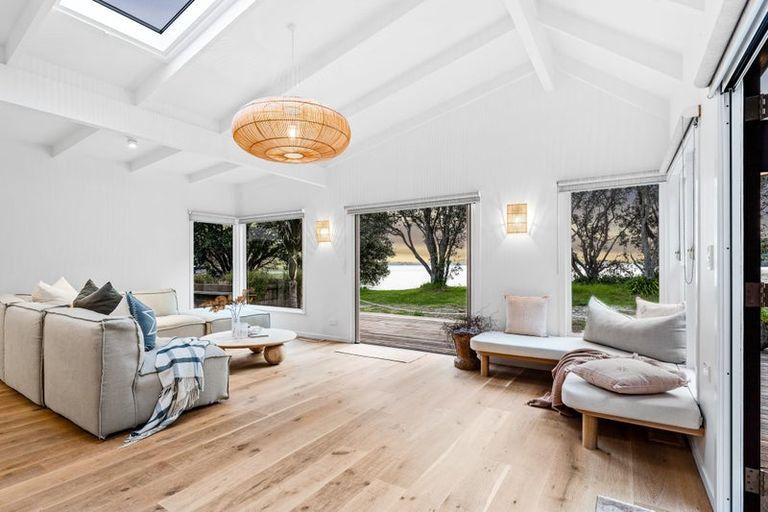 Photo of property in 74 Clinton Road, Tawharanui Peninsula, Matakana, 0986