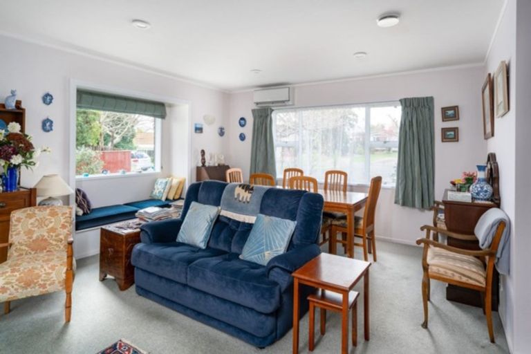 Photo of property in 7 Kathleen Place, Rainbow Point, Taupo, 3330