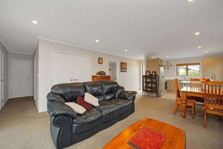Photo of property in 14/11u Errol Close, Burbush, Hamilton, 3288