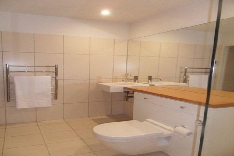 Photo of property in 1/16 Oriental Terrace, Oriental Bay, Wellington, 6011