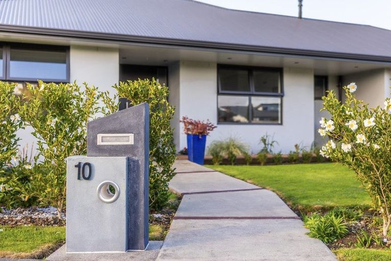 Photo of property in 10 Hanalin Drive, Marton, 4710
