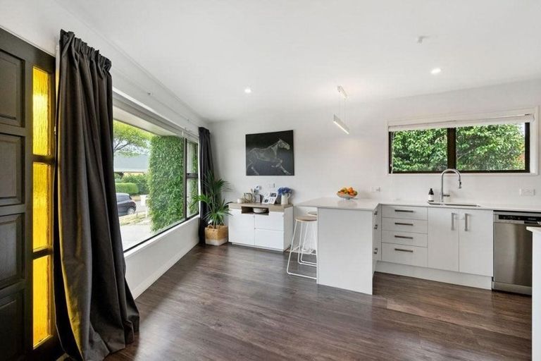 Photo of property in 7 Ringwood Place, Avonhead, Christchurch, 8042