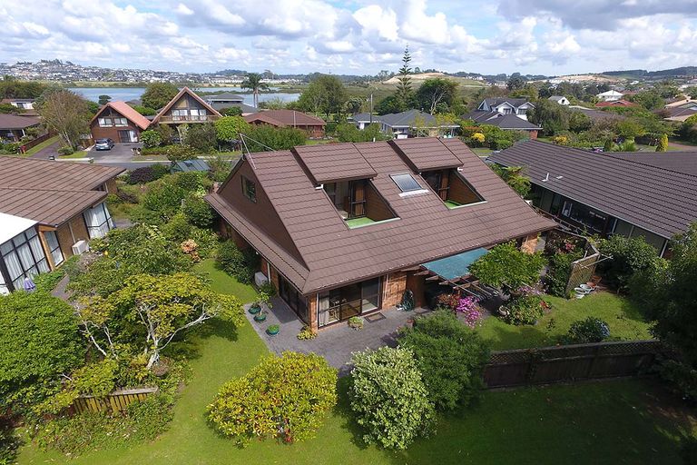 Photo of property in 48 Maygrove Drive, Orewa, 0931