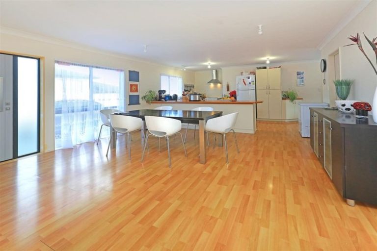 Photo of property in 128 Jeffs Road, Flat Bush, Auckland, 2016