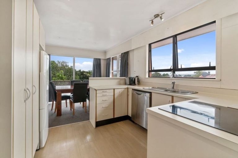 Photo of property in 33 School Road, Te Atatu South, Auckland, 0610