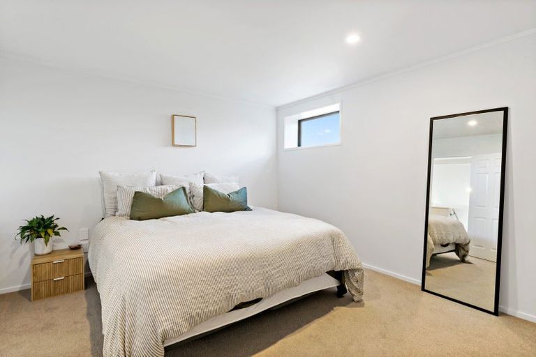 Photo of property in 6a Saint Jerome Avenue, Te Atatu Peninsula, Auckland, 0610