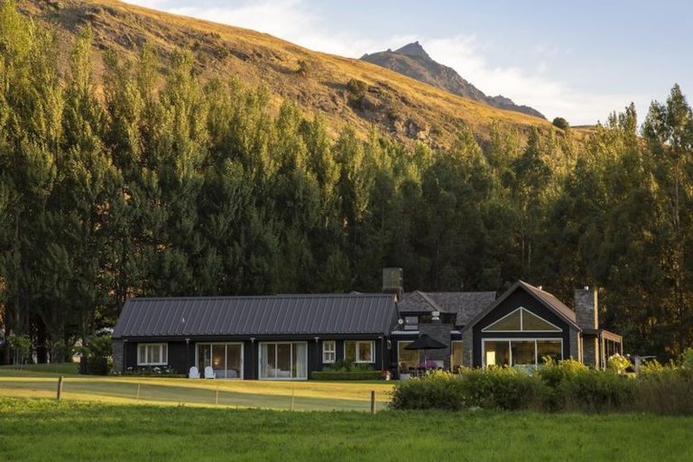 Photo of property in 122 Slope Hill Road, Lake Hayes, Queenstown, 9371