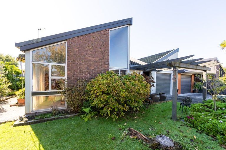Photo of property in 4 Corwen Place, Mayfair, Hastings, 4122
