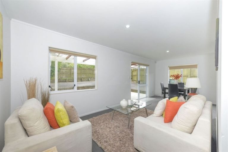 Photo of property in 50 Riserra Drive, Ranui, Auckland, 0612