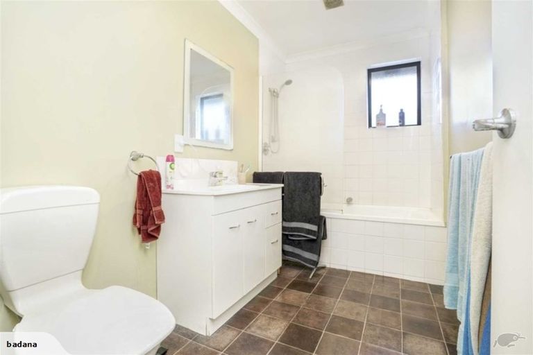 Photo of property in 215a Fox Street, Hamilton East, Hamilton, 3216