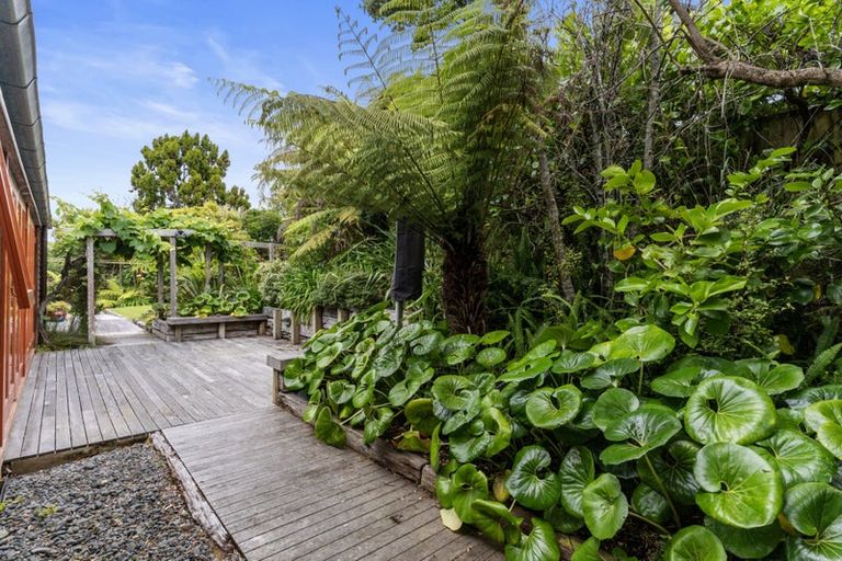 Photo of property in 60 Peter Terrace, Castor Bay, Auckland, 0620