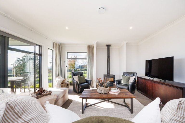 Photo of property in 12 Fleetwood Lane, Turitea, Palmerston North, 4472