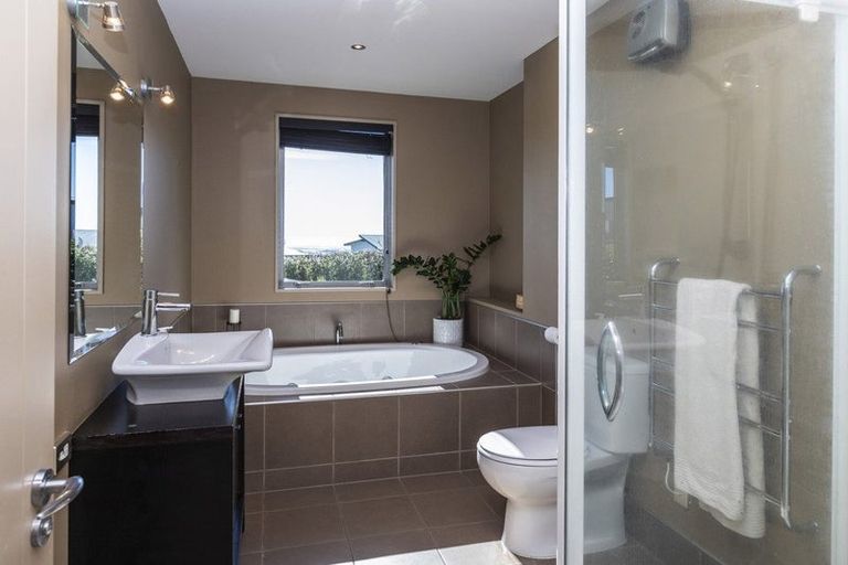 Photo of property in 11 Stonewall Place, Huntsbury, Christchurch, 8022