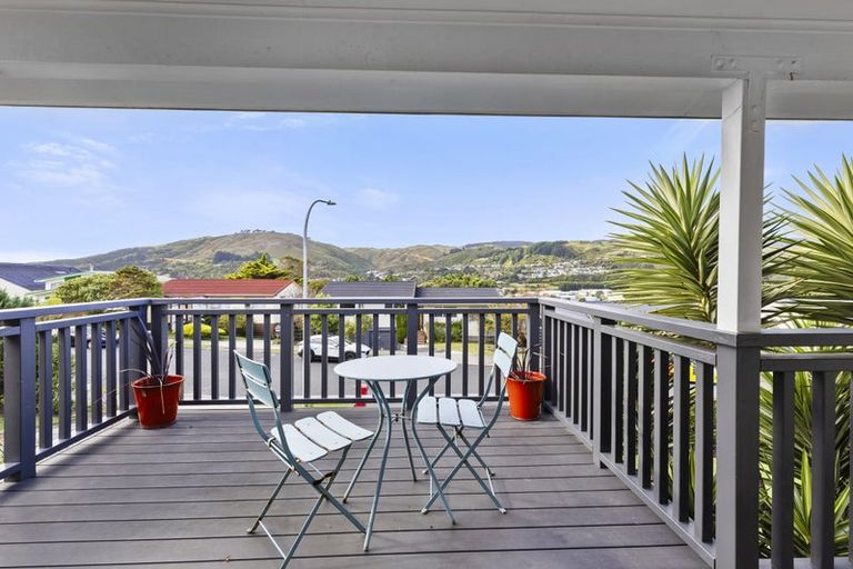 Photo of property in 70 Fyvie Avenue, Tawa, Wellington, 5028