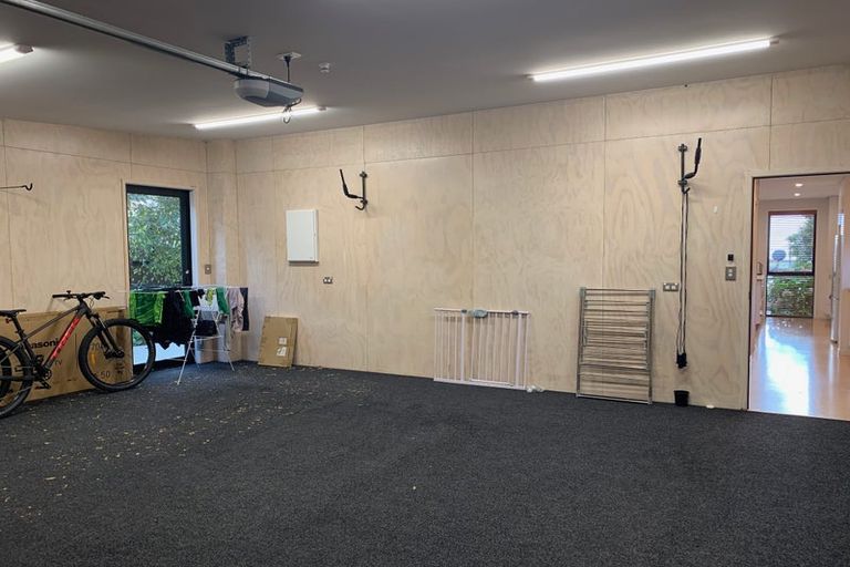 Photo of property in 2/28 Bayly Road, Moturoa, New Plymouth, 4310