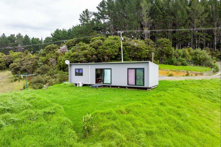 Photo of property in 60 Summer Road, Tinopai, Matakohe, 0593