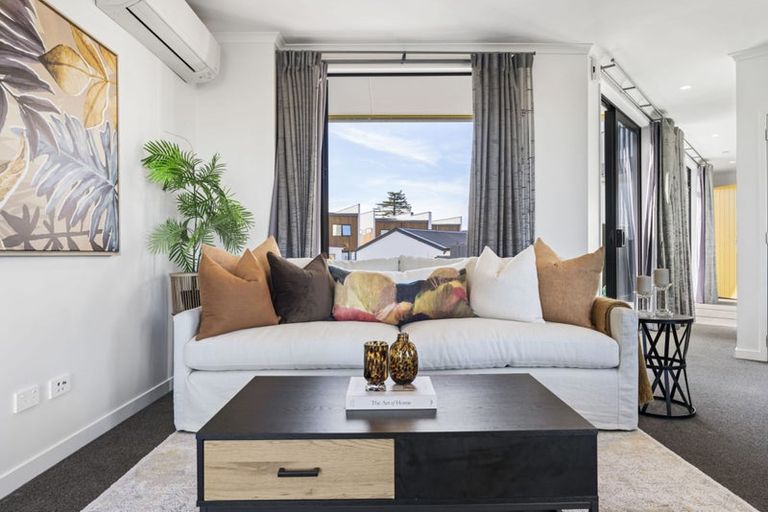 Photo of property in 284 Hobsonville Point Road, Hobsonville, Auckland, 0616