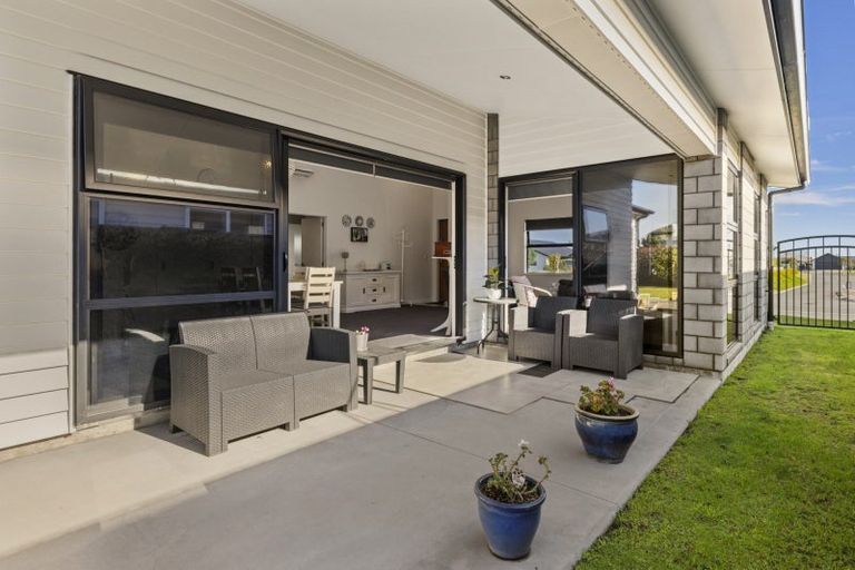 Photo of property in 79 Sandhurst Drive, Papamoa Beach, Papamoa, 3118