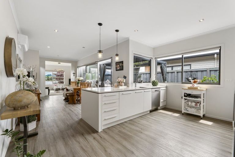 Photo of property in 21 Lakeview Quay, Pyes Pa, Tauranga, 3112