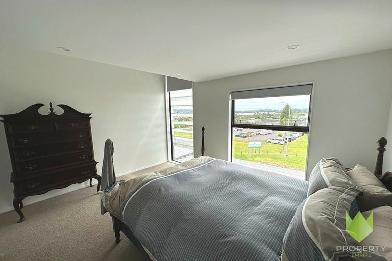 Photo of property in 28 Memorial Park Lane, Hobsonville, Auckland, 0618