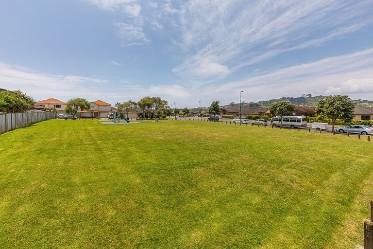 Photo of property in 4 Kalmore Place, Flat Bush, Auckland, 2016
