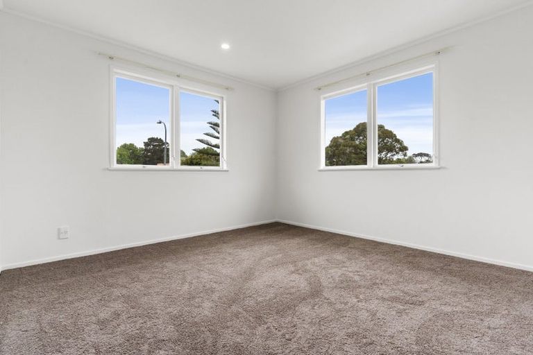 Photo of property in 19 Minaret Drive, Bucklands Beach, Auckland, 2014