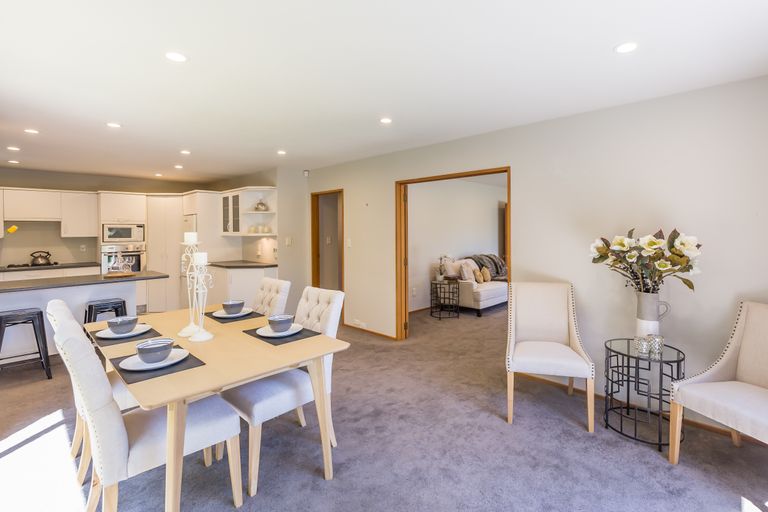 Photo of property in 376a Memorial Avenue, Burnside, Christchurch, 8053