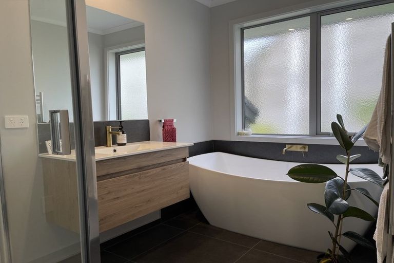 Photo of property in 72 Adler Drive, Ohauiti, Tauranga, 3112