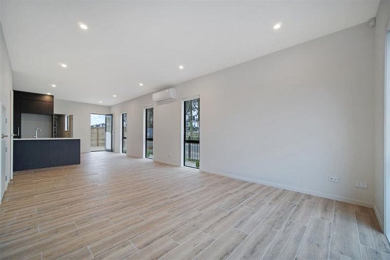 Photo of property in 6 Arapapa Road, Papakura, 2110
