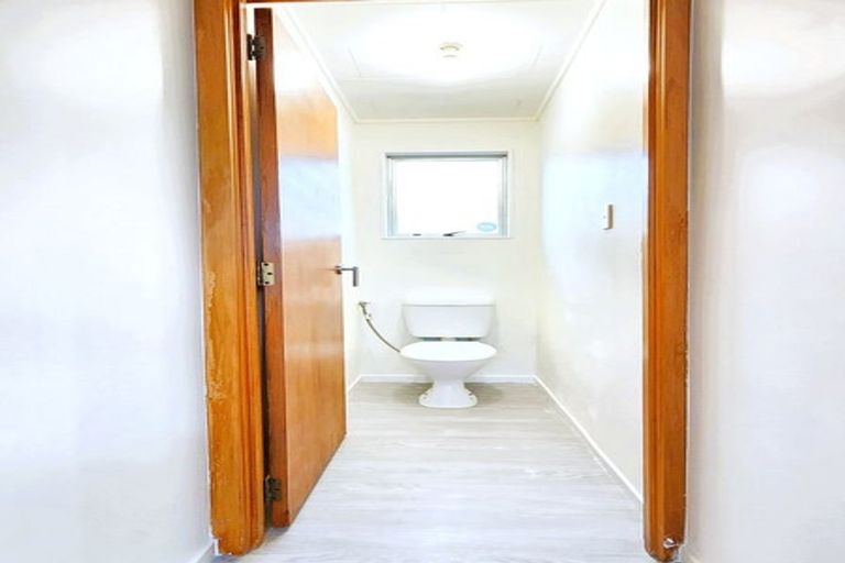 Photo of property in 7 Garton Drive, Massey, Auckland, 0614