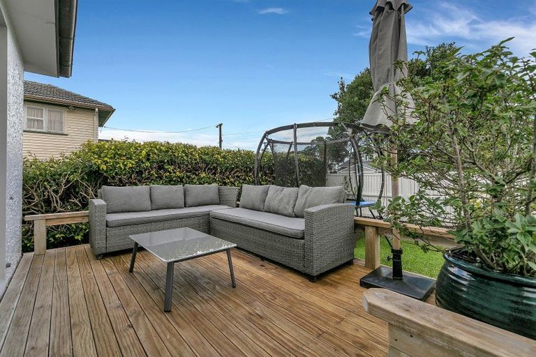 Photo of property in 4 Birkley Road, Bayswater, Auckland, 0622