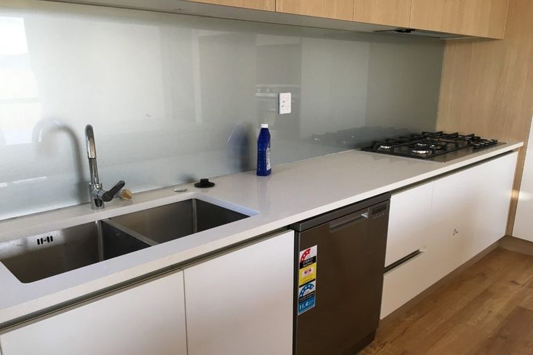 Photo of property in 5 Toanui Road, Hobsonville, Auckland, 0616