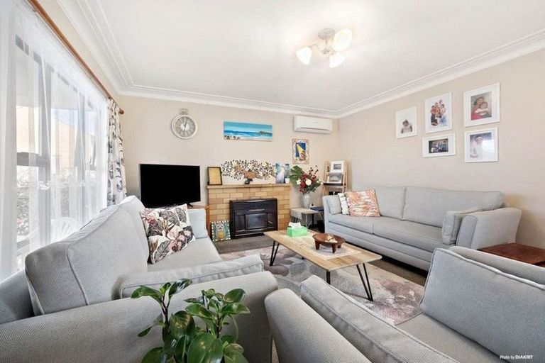 Photo of property in 61 Taikata Road, Te Atatu Peninsula, Auckland, 0610