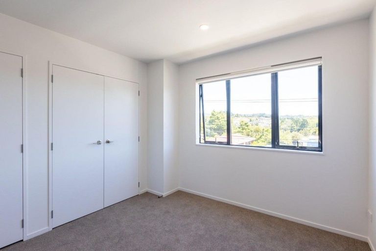 Photo of property in 3/122 Pooks Road, Ranui, Auckland, 0612