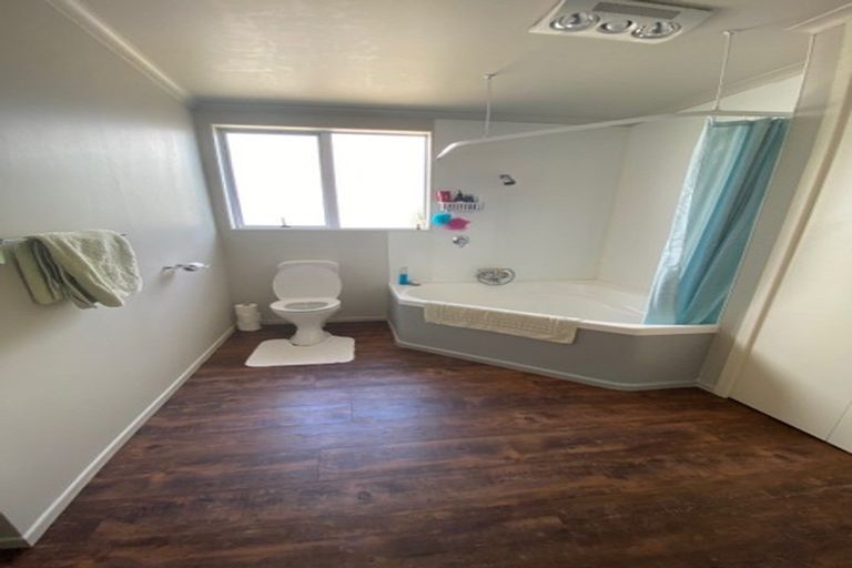 Photo of property in 20 Derby Street, Westport, 7825