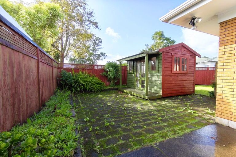 Photo of property in 2/2 Wallace Road, Ranui, Auckland, 0612