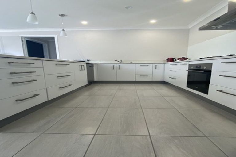 Photo of property in 59 Queen Charlotte Drive, Aotea, Porirua, 5024