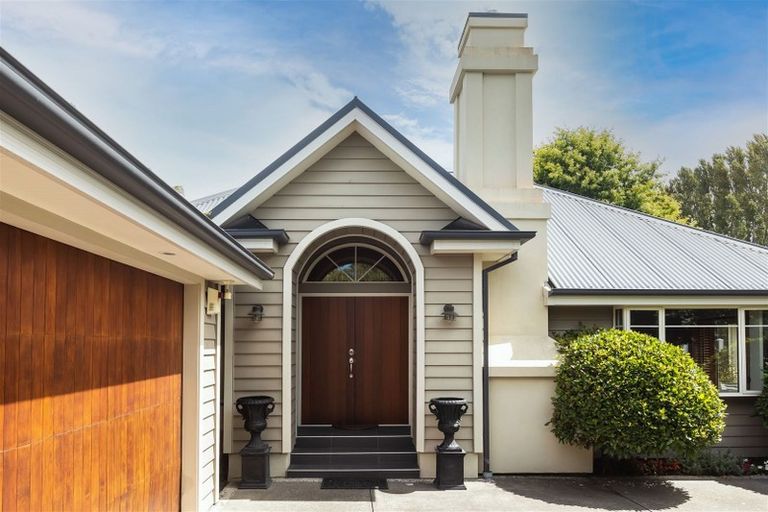 Photo of property in 1 Brookfield Drive, Northwood, Christchurch, 8051