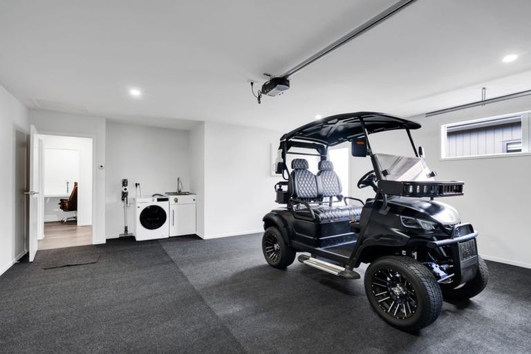 Photo of property in 4 Kakariki Lane, Waiwhakaiho, New Plymouth, 4312