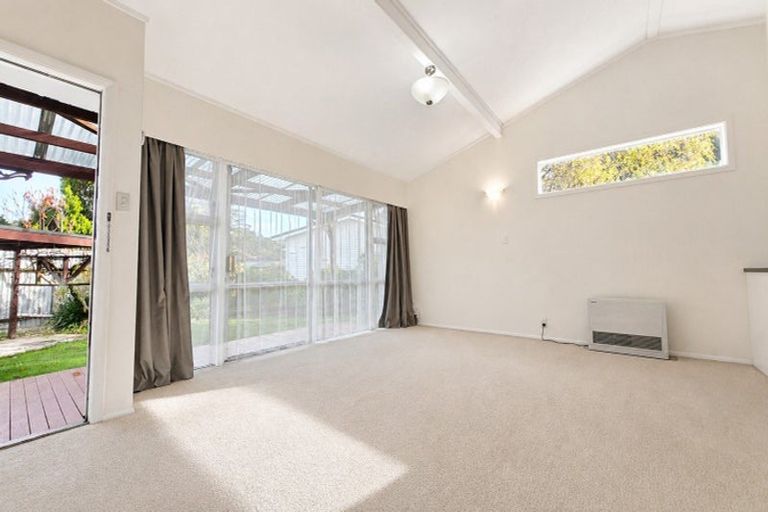 Photo of property in 1b Horoeka Street, Stokes Valley, Lower Hutt, 5019