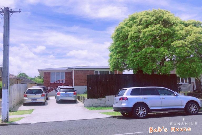 Photo of property in 52 Churchill Avenue, Manurewa, Auckland, 2102