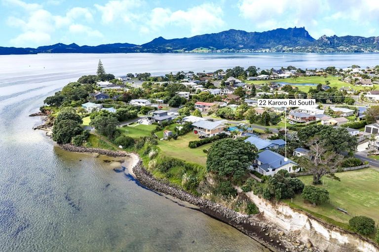 Photo of property in 22 Karoro Road, One Tree Point, 0118