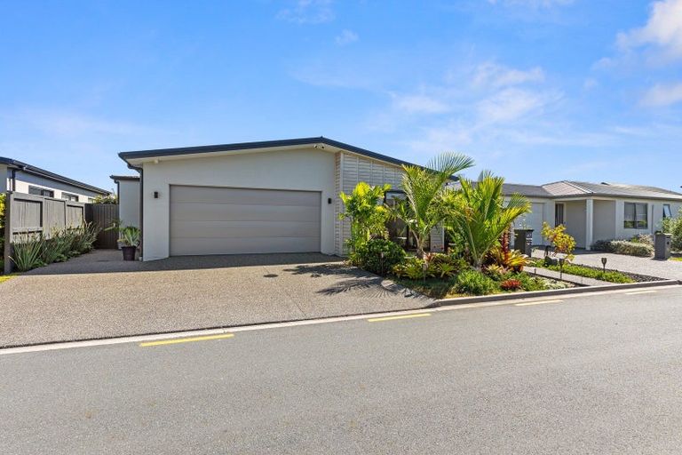 Photo of property in 47 Franks Way, Papamoa Beach, Papamoa, 3118